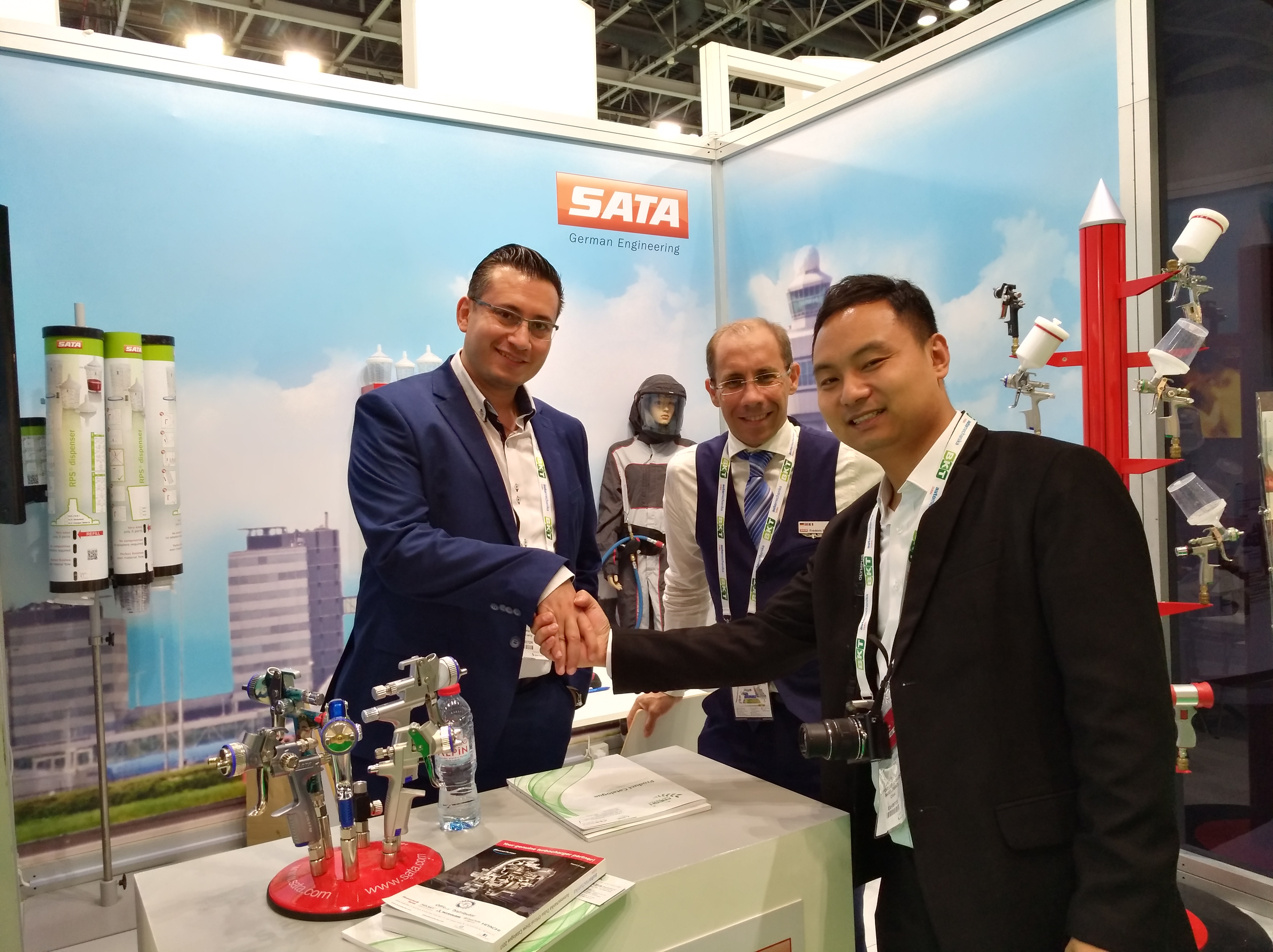 SATA, comercio de sedanas